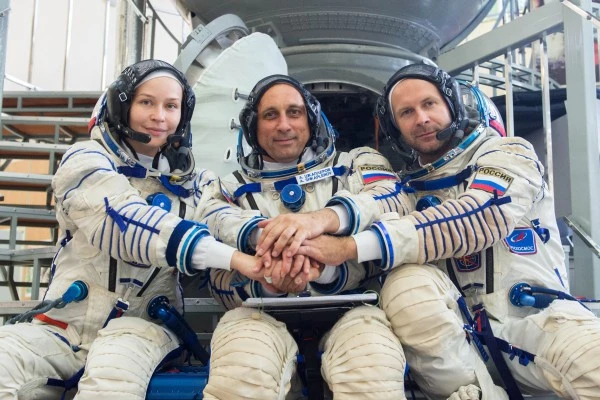 Uzayda Çekilecek İlk Filmin Ekibi Uzay İstasyonu'nda