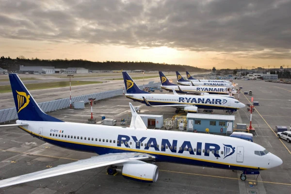 Ryanair Brüksel'deki Merkezini Geçici Olarak Kapatıyor