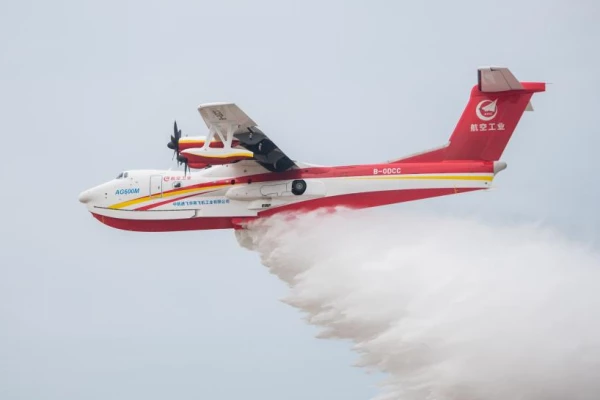 Çin'in Amfibik Uçağı AG600M Yangınlara Karşı Hazır