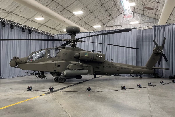 Hollanda Yenilenen İlk AH-64 Apache Helikopterini Teslim Aldı