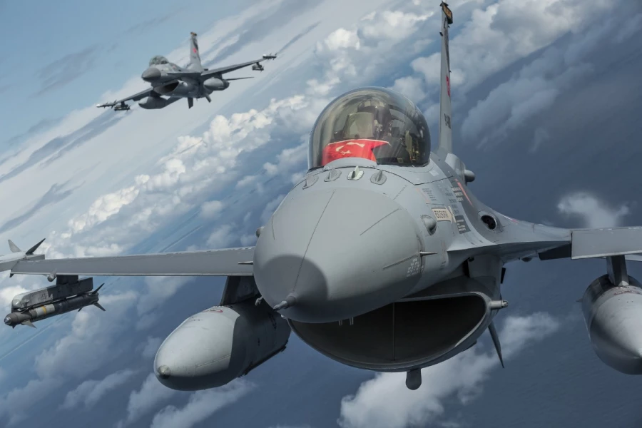 Savaş Uçakları Havada Nasıl Fotoğraflanır? F-16 Çekimi